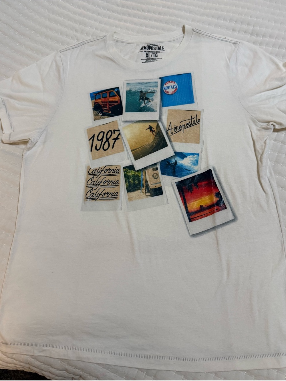 Aeropostale White Short-Sleeve Men’s T-Shirt with Multicolor Polaroid Graphic